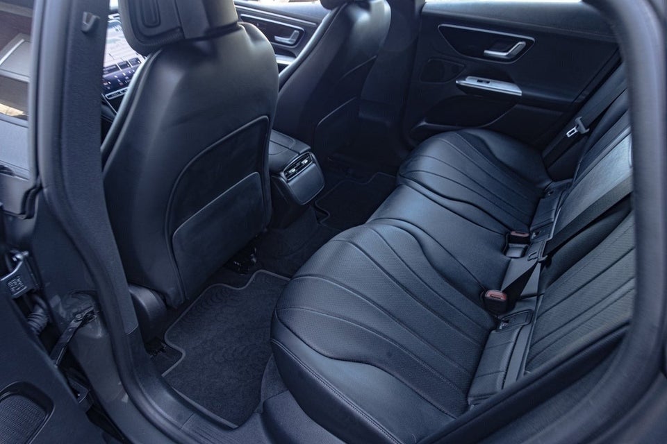 Mercedes EQE300 Avantgarde 4d