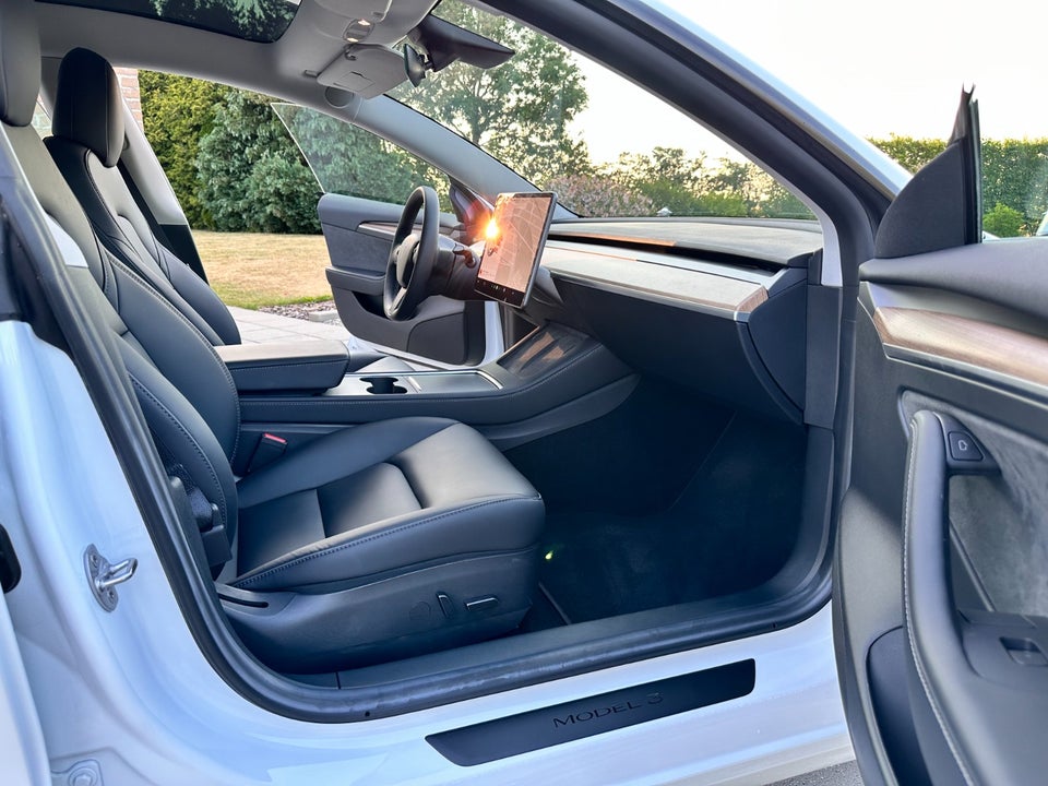 Tesla Model 3 Long Range AWD 4d