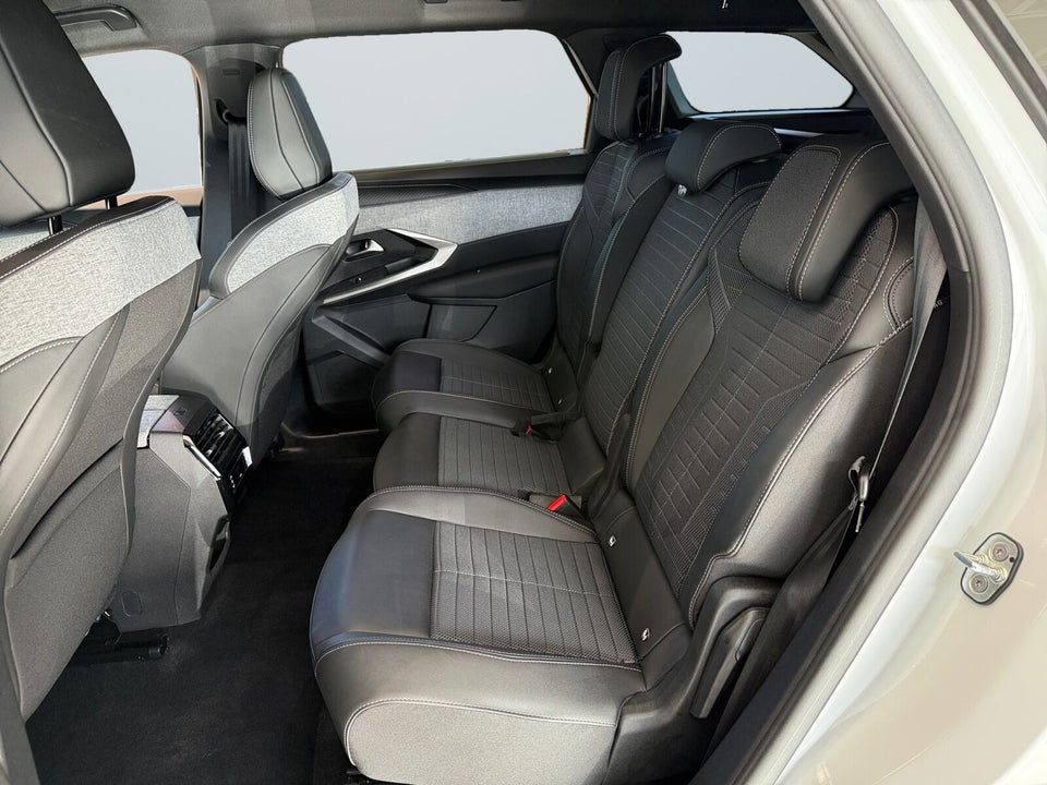 Peugeot e-5008 77 Allure 7prs 5d