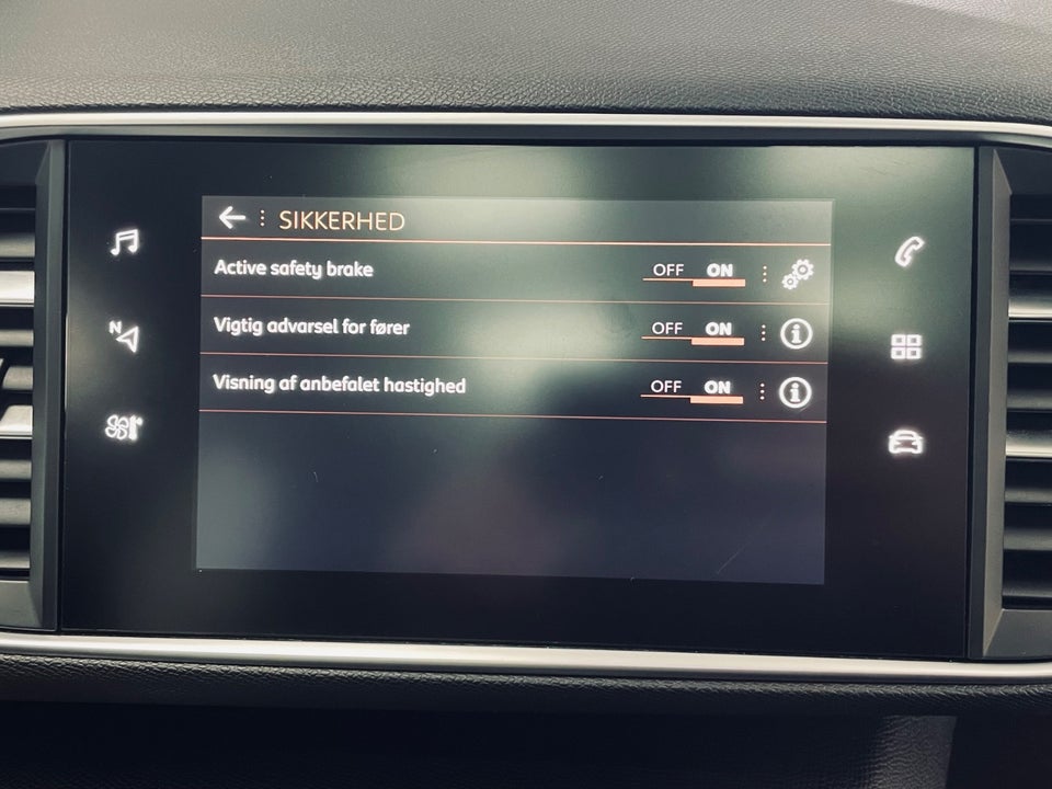 Peugeot 308 1,2 PureTech 130 Allure Sky 5d