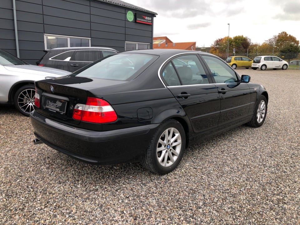 BMW 318i 2,0  4d