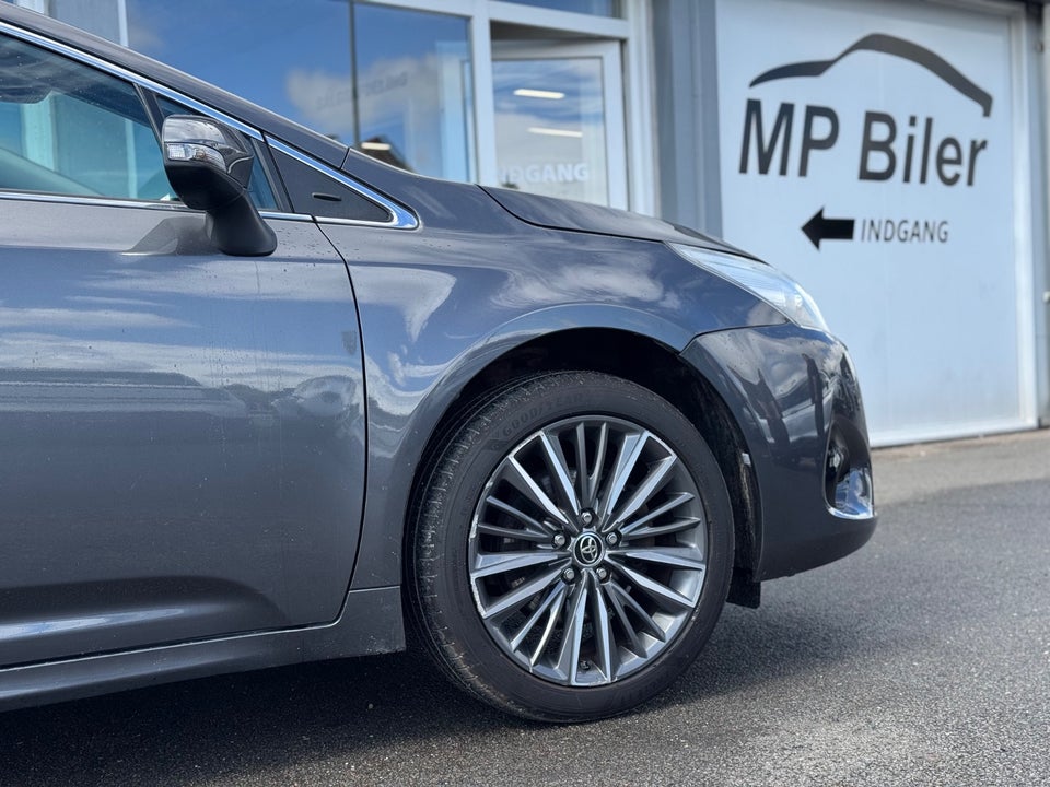 Toyota Avensis 1,8 VVT-i T2 Premium Touring Sports MDS 5d