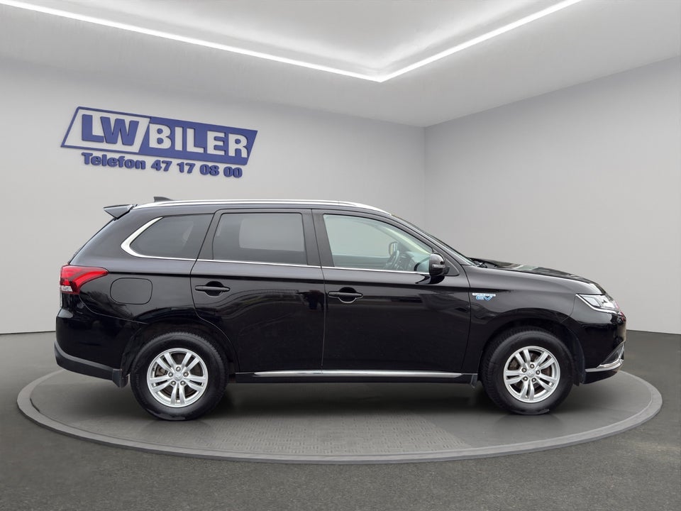 Mitsubishi Outlander 2,4 PHEV Inform CVT 4WD 5d