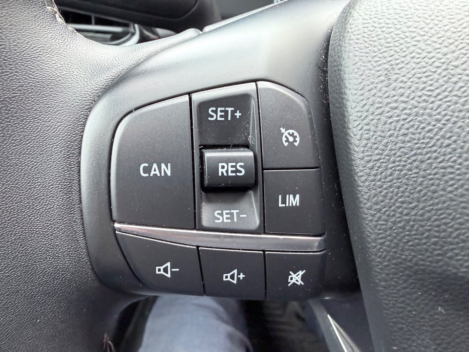 Ford Fiesta 1,0 EcoBoost mHEV Connected 5d