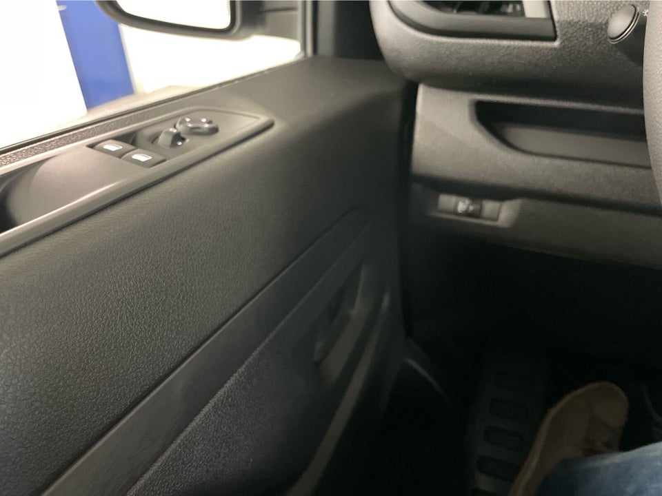 Peugeot e-Expert 75 L2 Plus Van