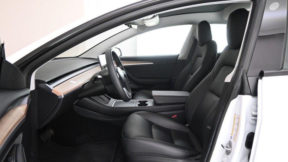 Tesla Model 3 RWD 4d