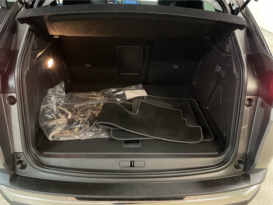 Peugeot 3008 1,6 Hybrid Allure Pack Limited EAT8 5d