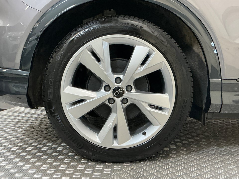 Audi Q4 e-tron 45 S-line 5d