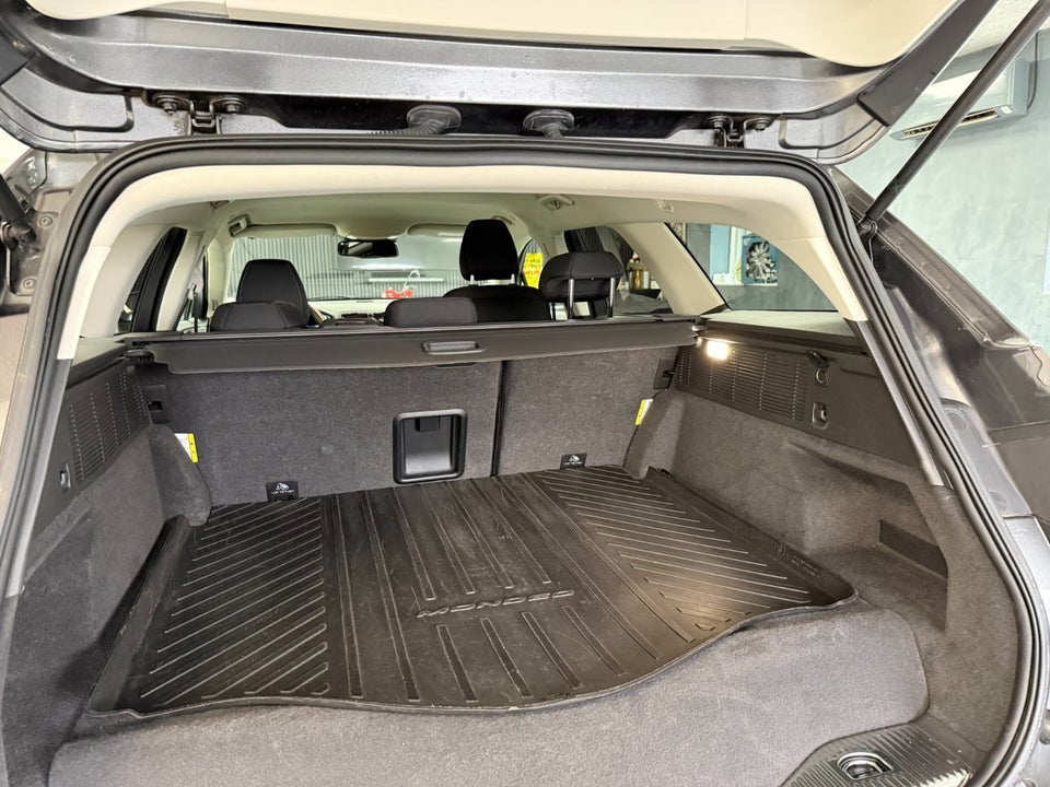 Ford Mondeo 2,0 HEV Titanium stc. CVT 5d