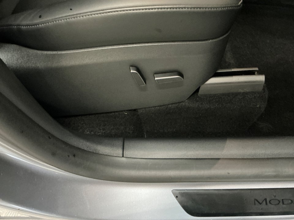 Tesla Model Y Long Range RWD 5d