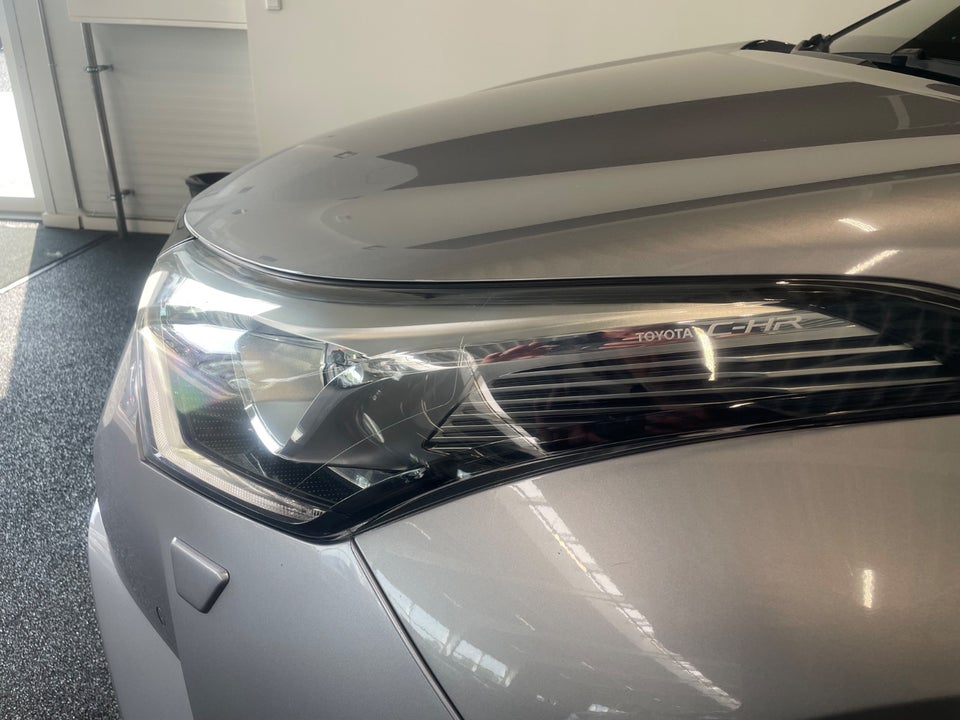Toyota C-HR 1,8 Hybrid C-HIC Smart CVT 5d
