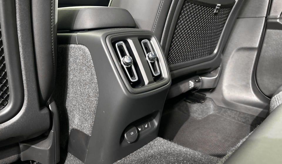 Volvo XC40 ReCharge Extended Range Plus 5d