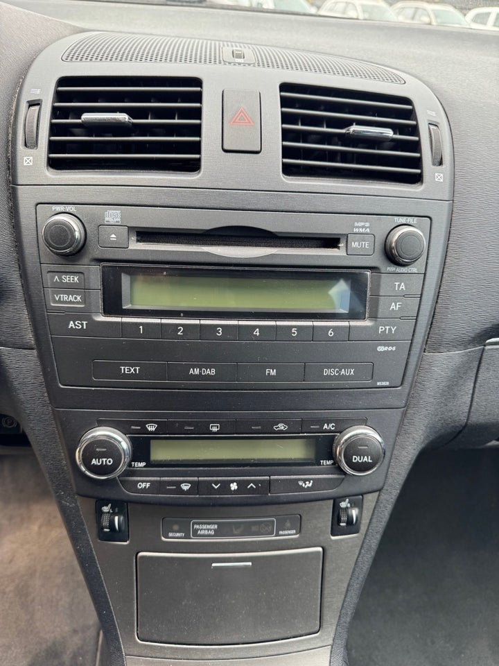 Toyota Avensis 1,8 VVT-i T2 stc. 5d