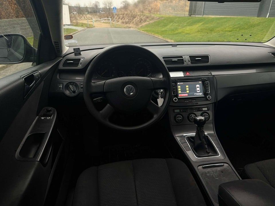 VW Passat 2,0 FSi Highline 4d