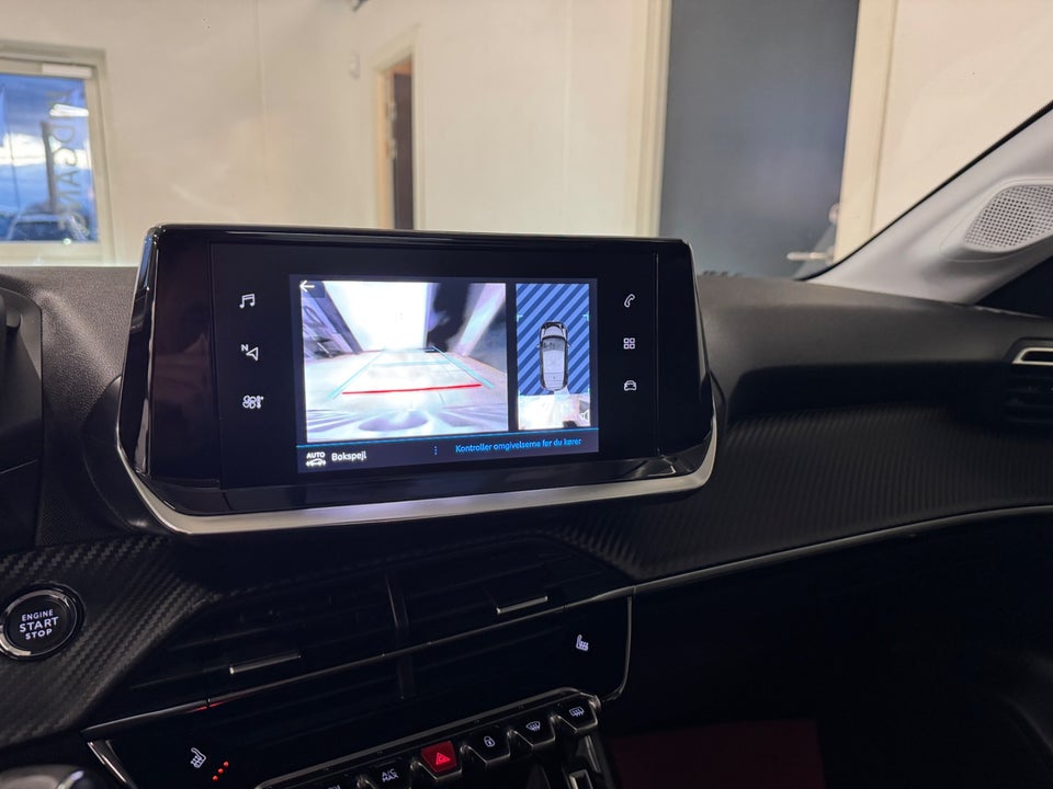 Peugeot 208 1,2 PureTech 100 Allure Sky 5d