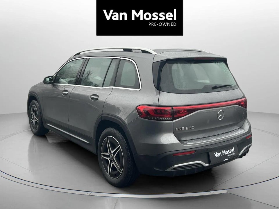 Mercedes EQB250 AMG Line 5d