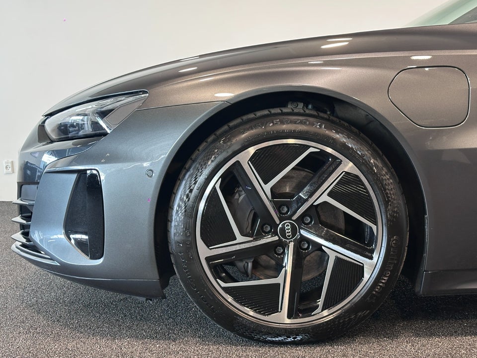 Audi e-tron GT quattro 4d