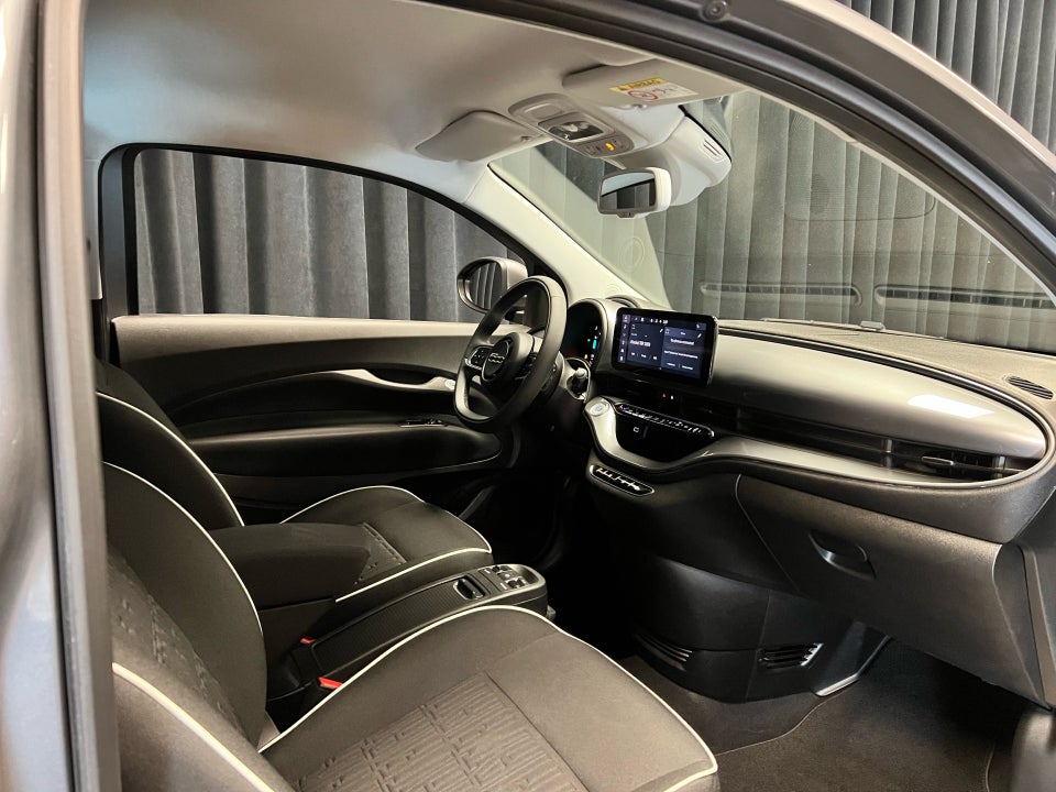 Fiat 500e 42 Icon 3d