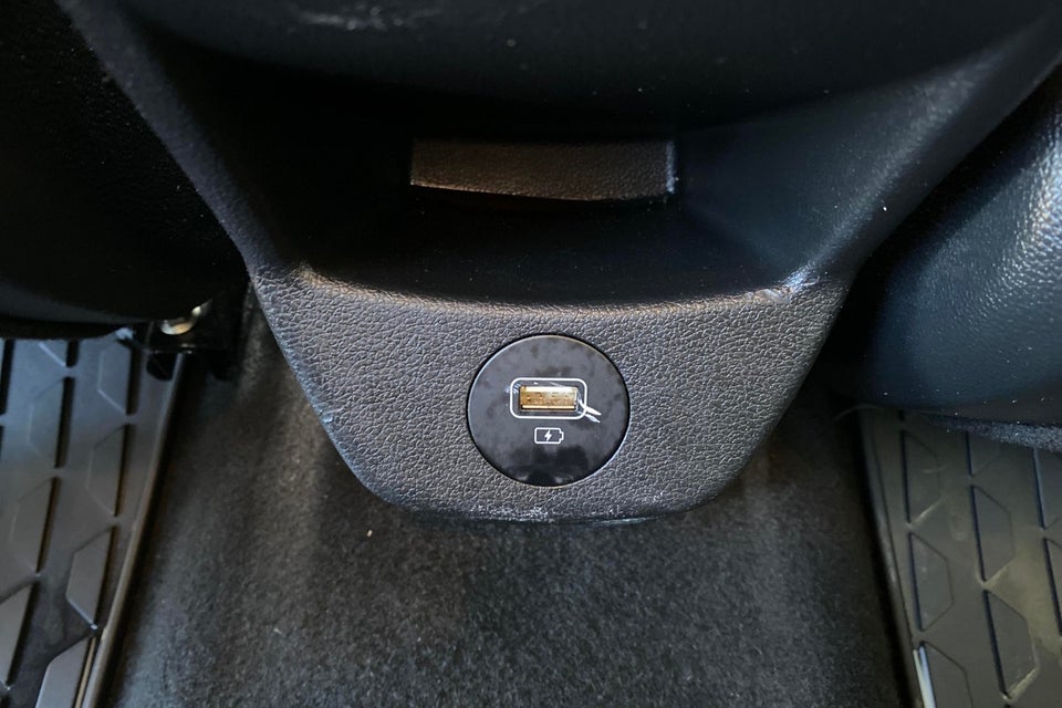 Hyundai i20 1,0 T-GDi Essential DCT 5d
