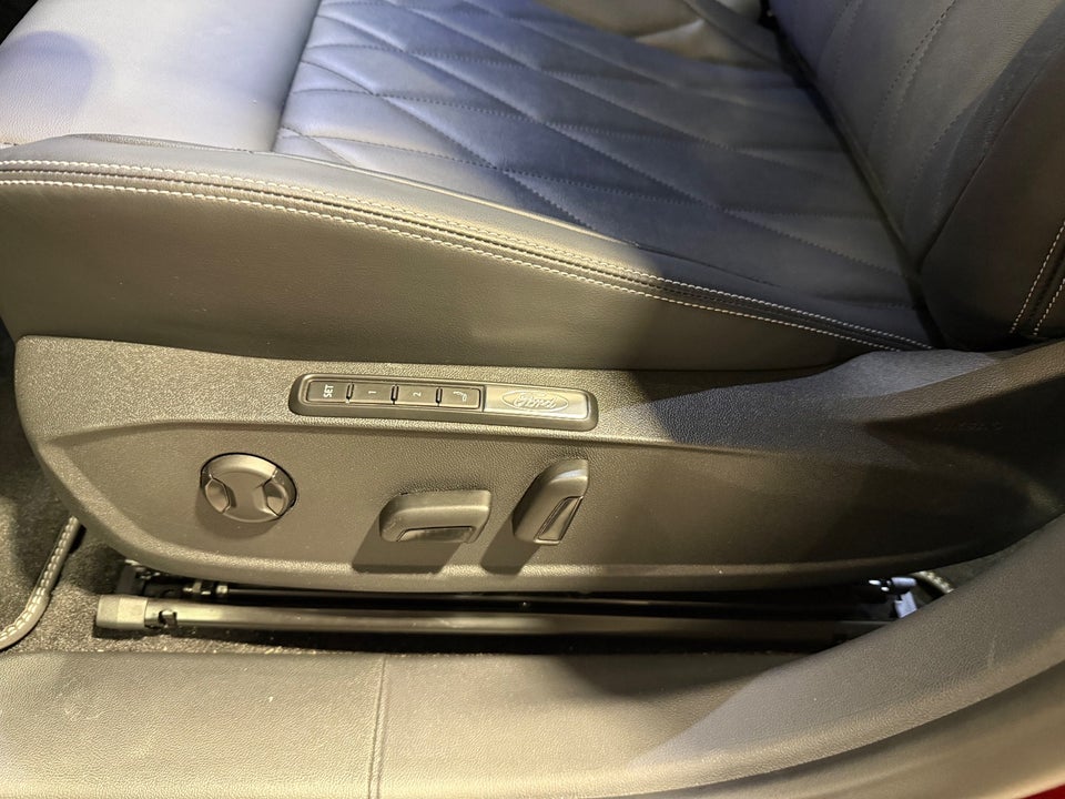 Ford Explorer 77 Premium Extended Range 5d