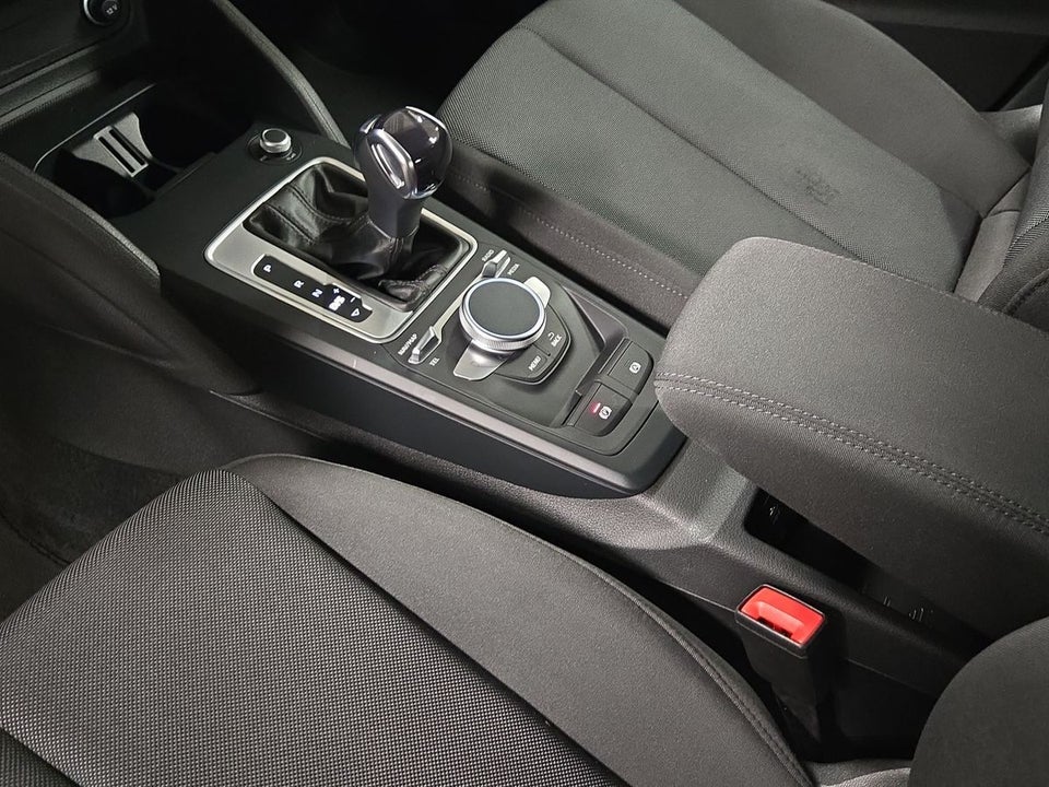 Audi Q2 35 TFSi Prestige S-tr. 5d