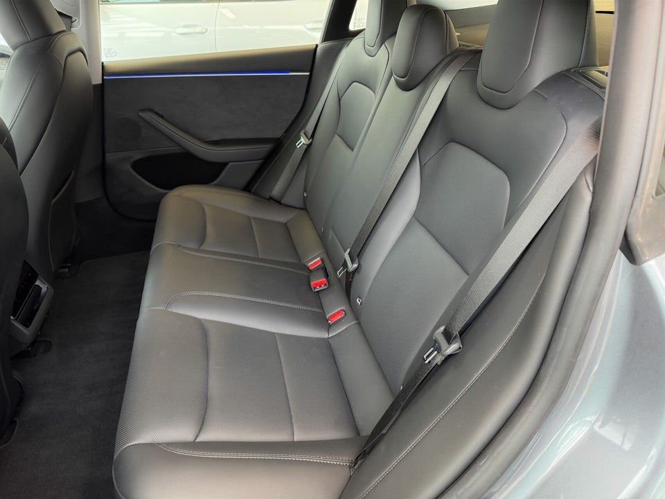 Tesla Model 3 Long Range AWD 4d