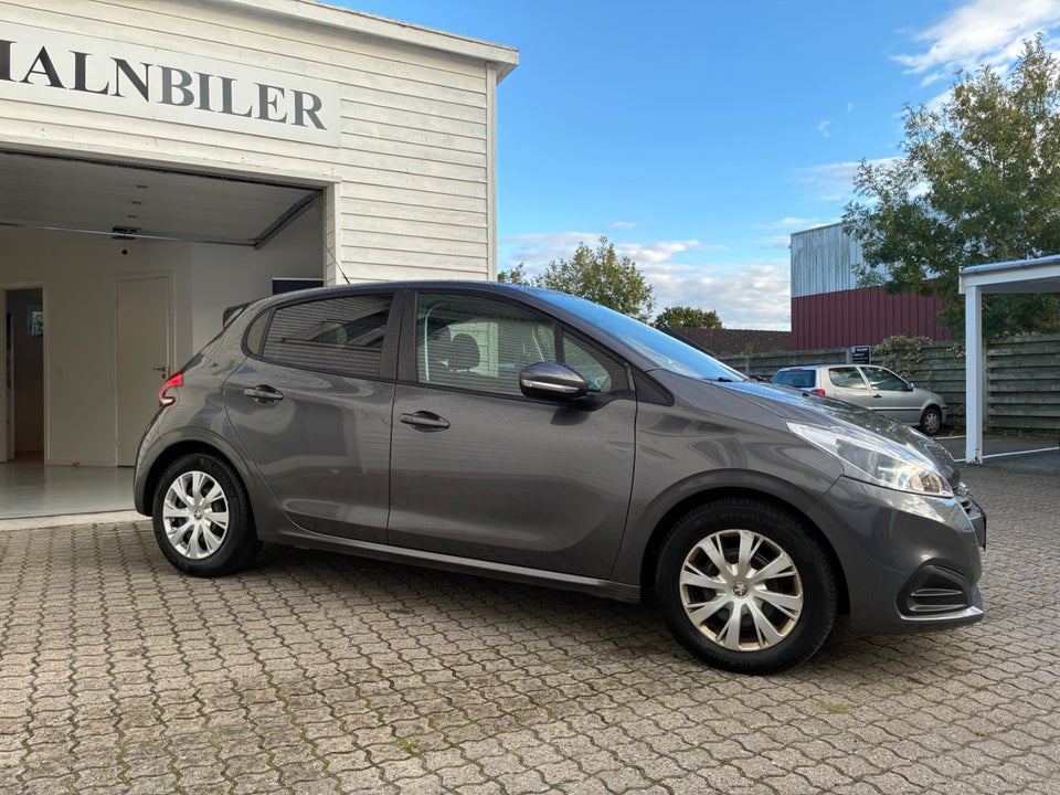 Peugeot 208 1,2 VTi 82 Strike 5d