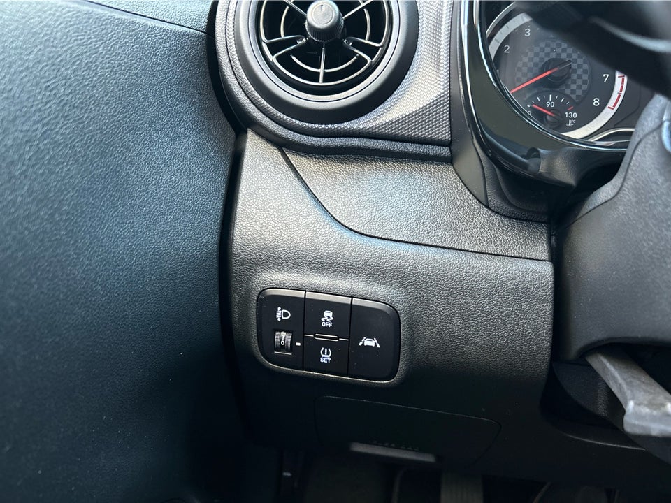 Hyundai i10 1,0 MPi Essential AMT 5d