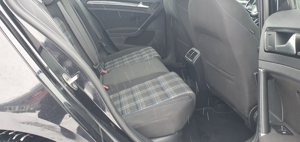 VW Golf VII 1,4 GTE DSG 5d