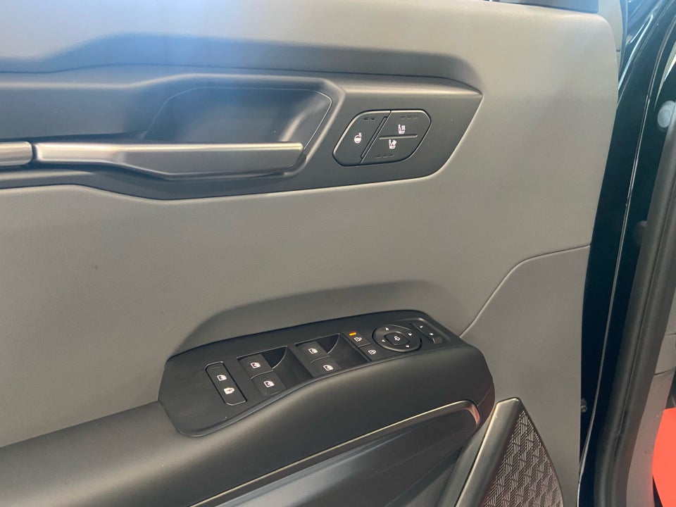 Kia EV9 76 Standard Range Upgrade RWD 7prs 5d