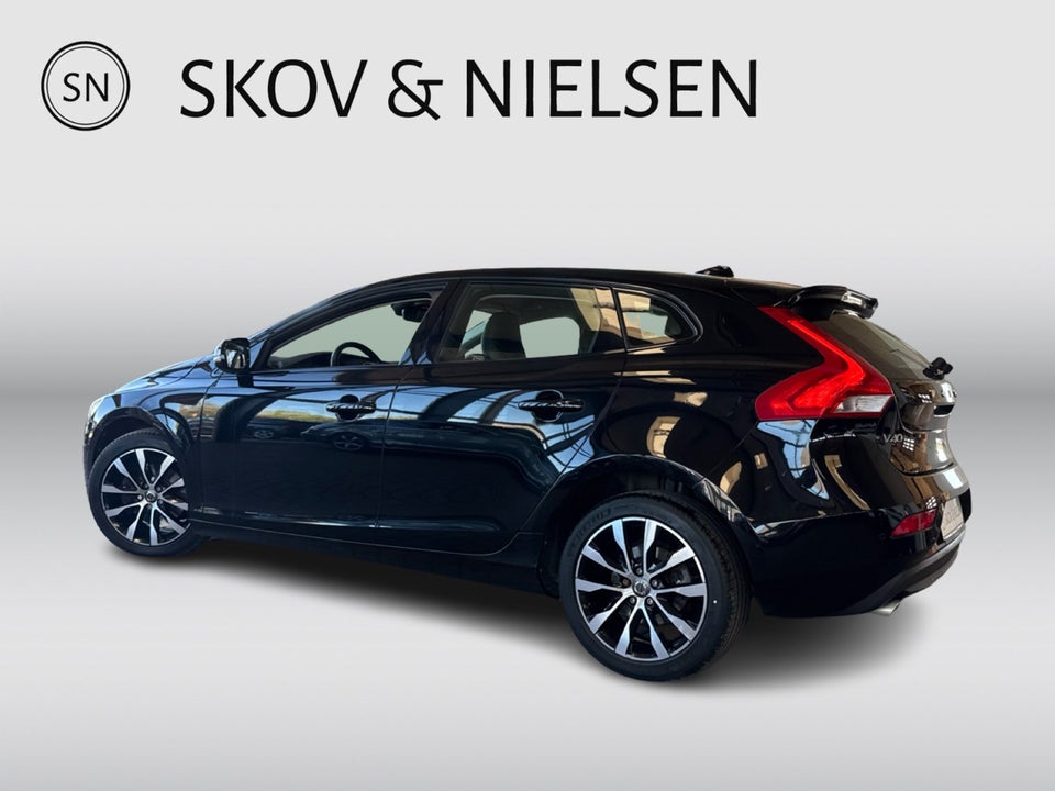 Volvo V40 2,0 D3 150 Momentum 5d