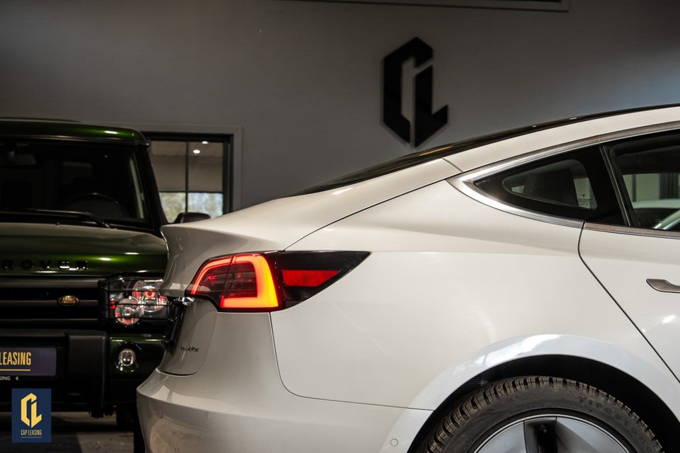 Tesla Model 3 Long Range AWD 4d