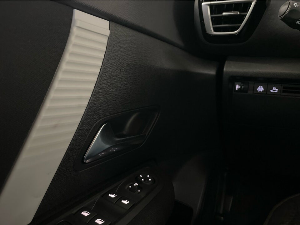 Citroën ë-C4 X 50 Plus 4d