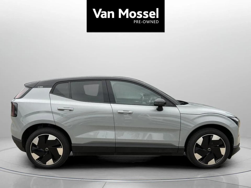 Volvo EX30 Extended Range Plus 5d