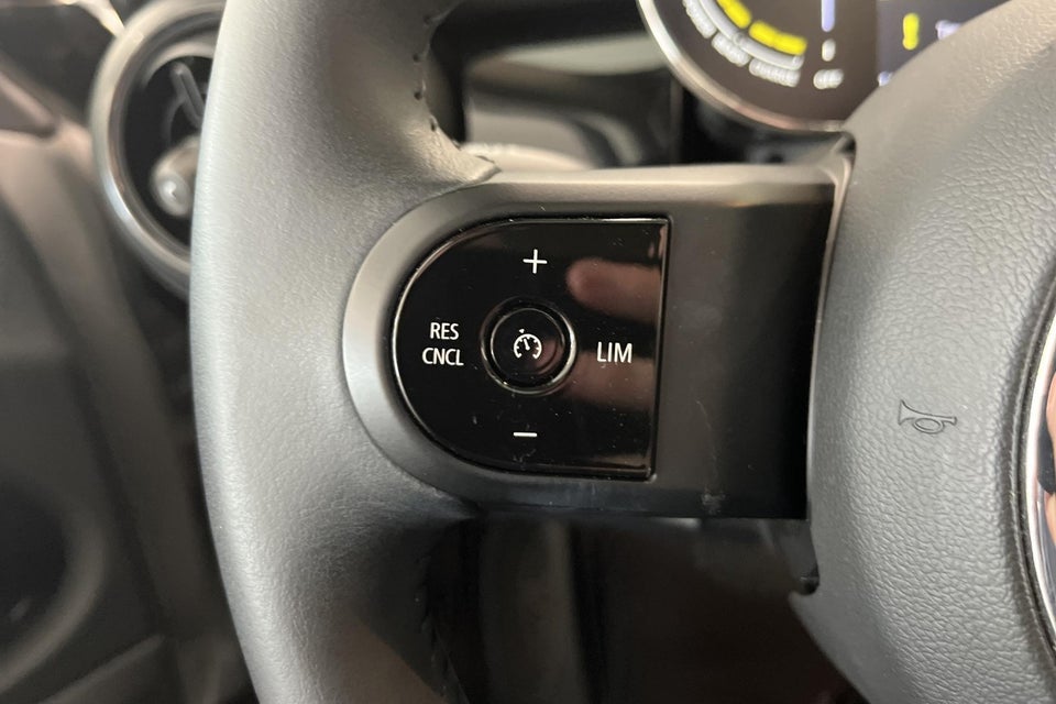 MINI Cooper SE Essential 3d