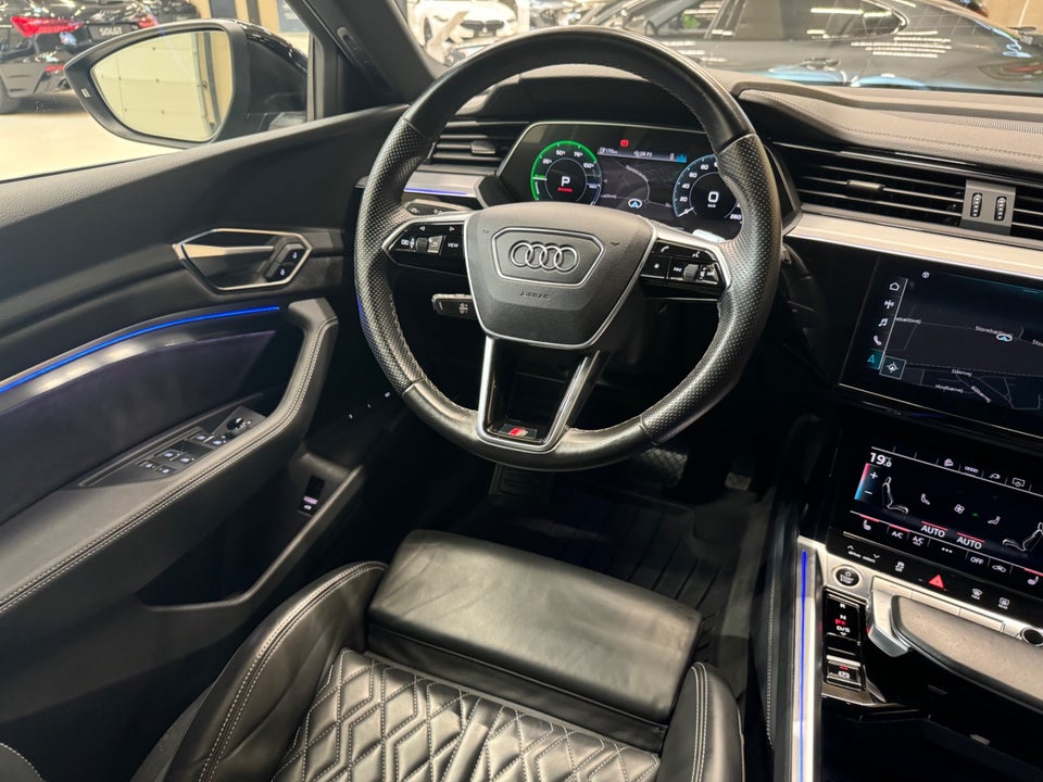 Audi e-tron 55 S-line quattro 5d