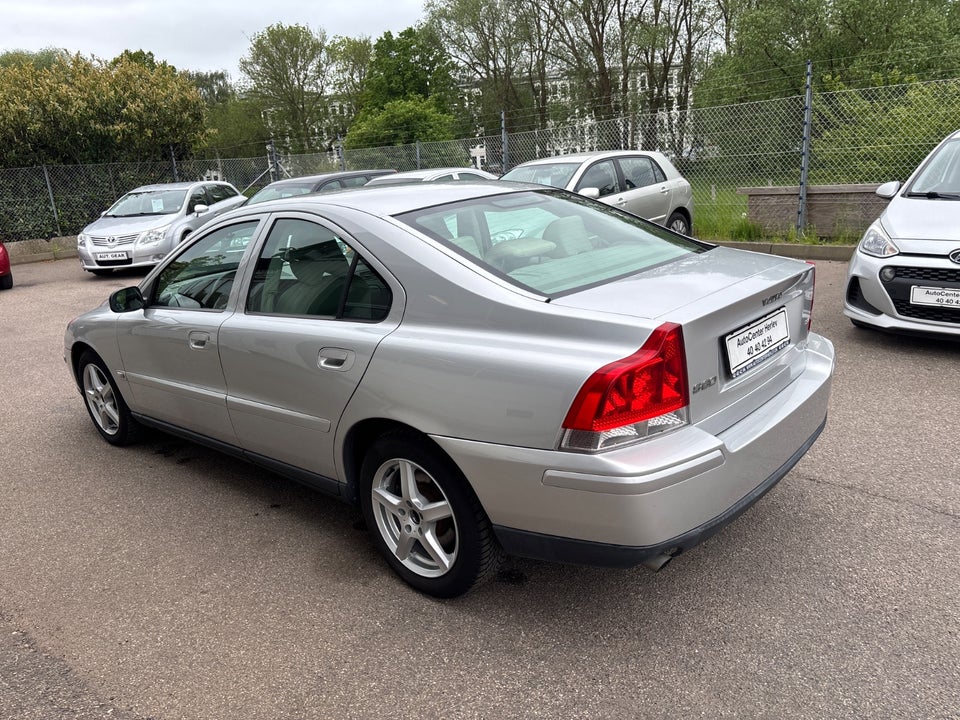 Volvo S60 2,4 140 aut. 4d