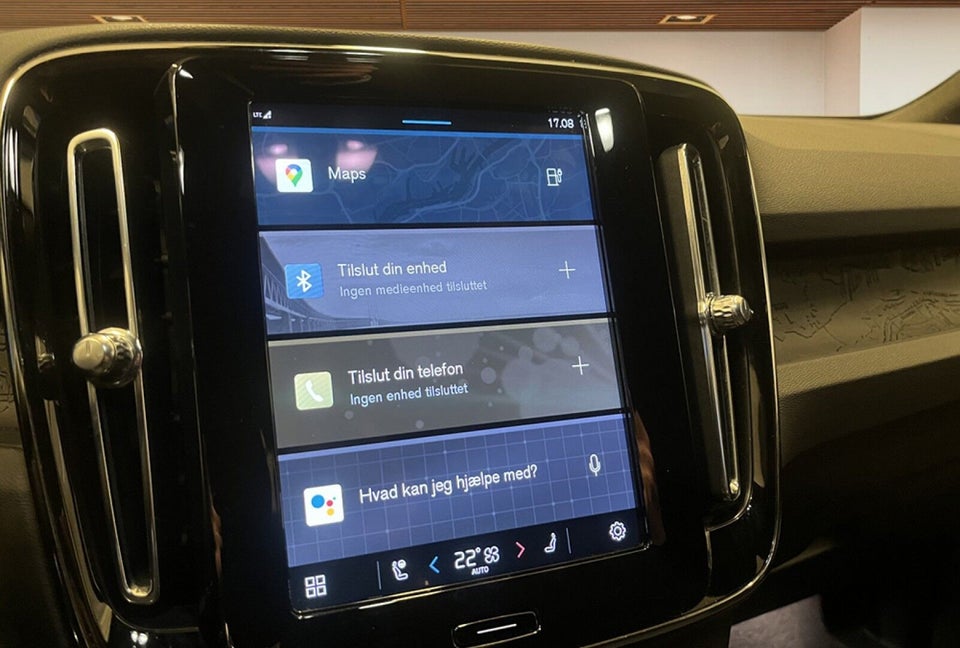 Volvo XC40 ReCharge Extended Range Plus 5d