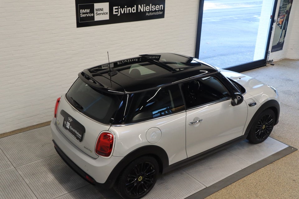 MINI Cooper SE Camden 3d