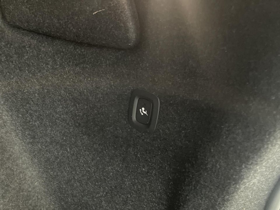 Volvo XC40 ReCharge Extended Range Plus 5d