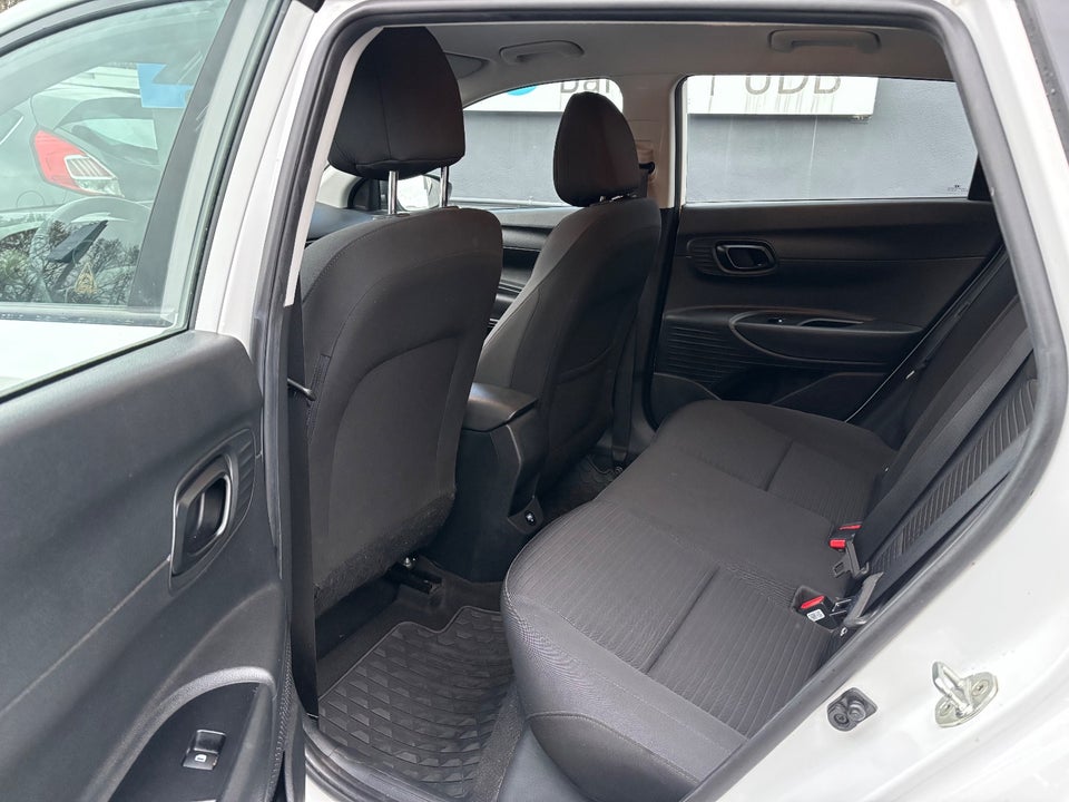 Hyundai i20 1,0 T-GDi Essential DCT 5d