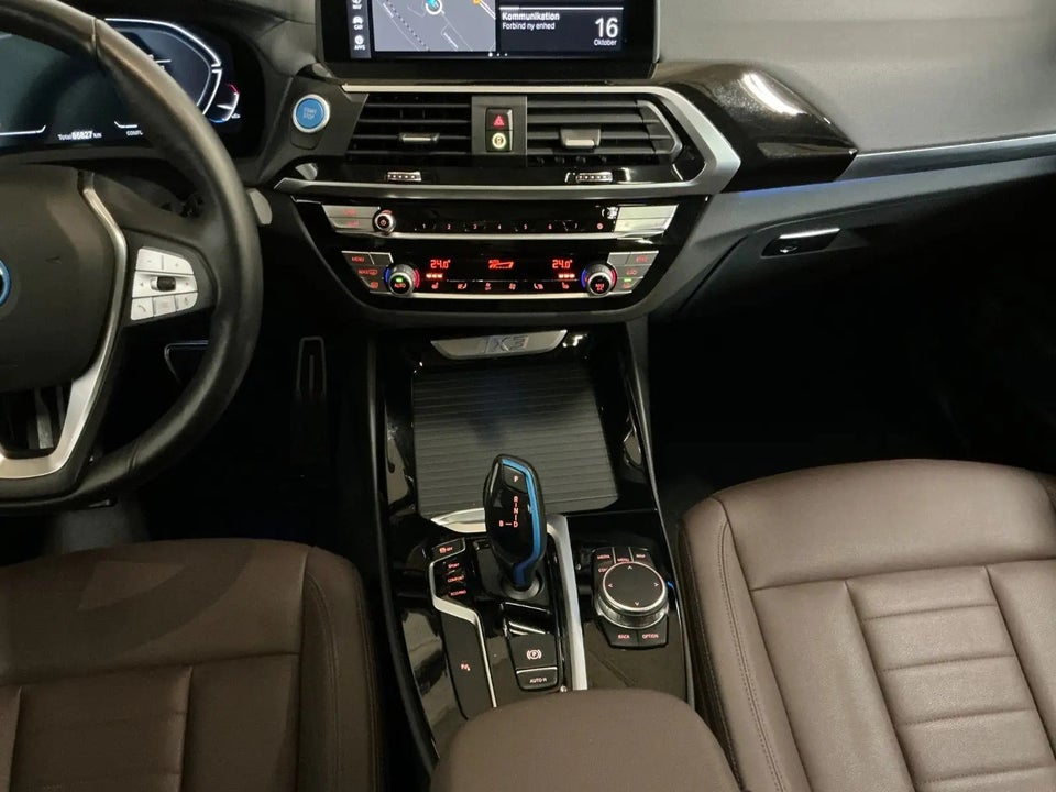 BMW iX3 Charged 5d
