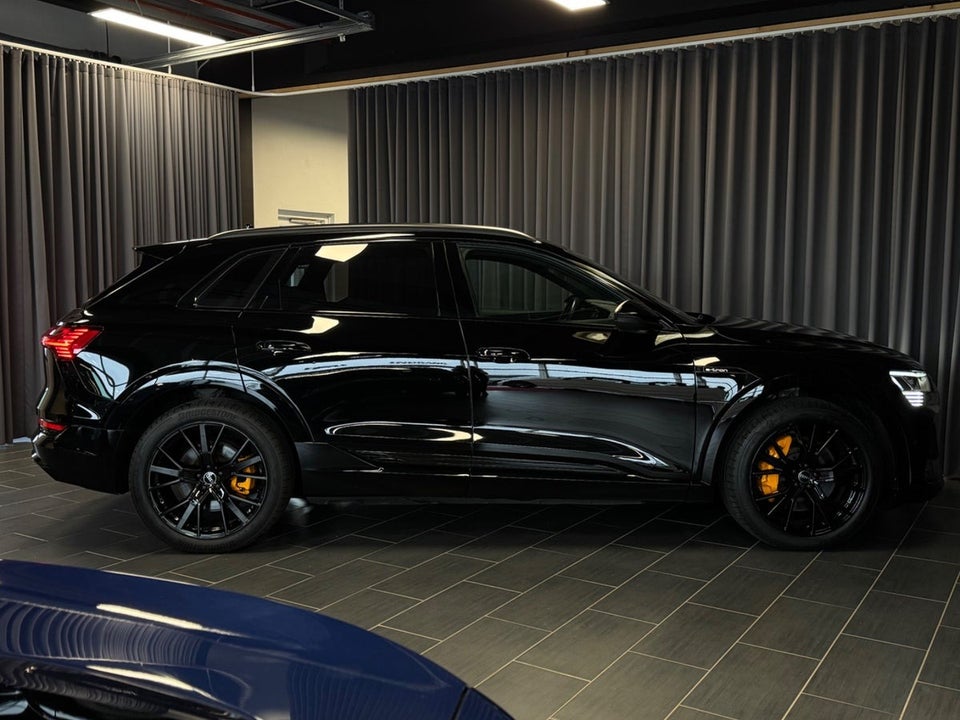 Audi e-tron 55 S-line quattro 5d