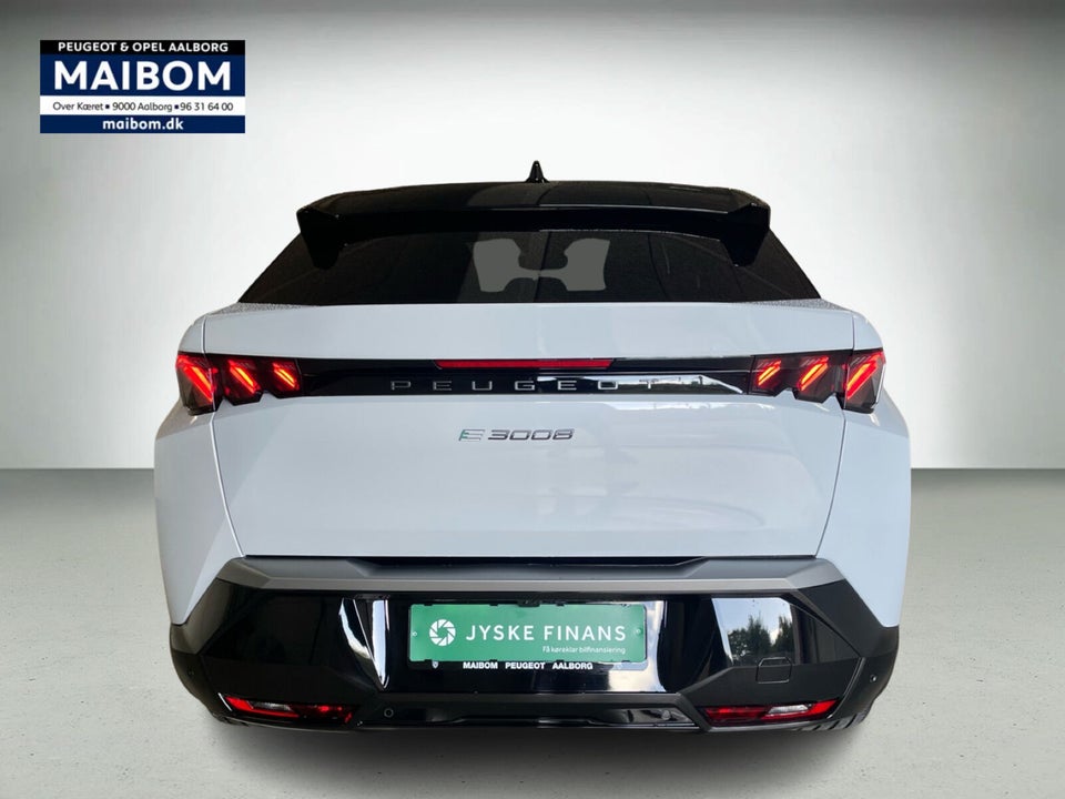 Peugeot e-3008 77 GT Pack 5d