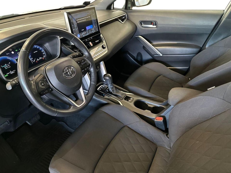 Toyota Corolla Cross 2,0 Hybrid Active CVT 5d