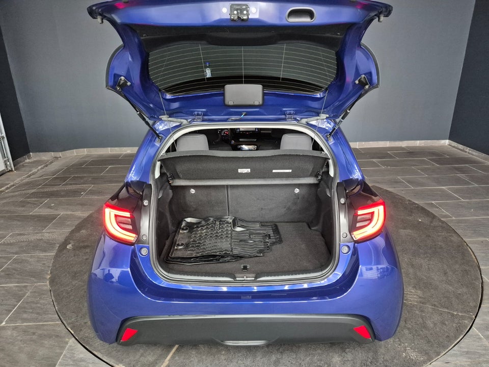 Toyota Yaris 1,5 Hybrid H3 e-CVT 5d