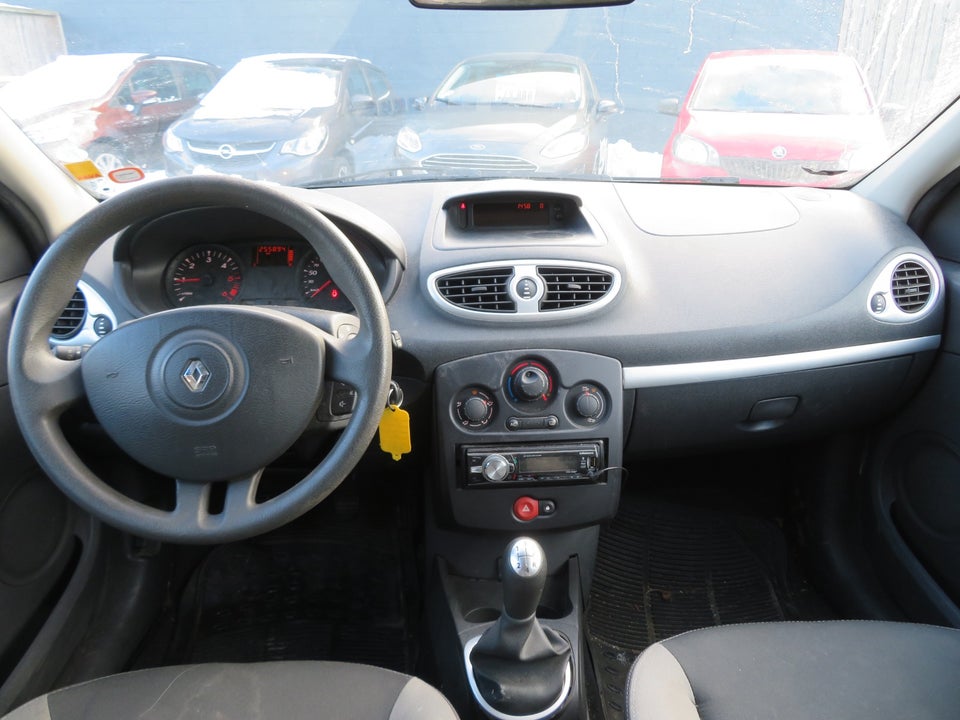 Renault Clio III 1,5 dCi 75 Avantage Sport Tourer 5d