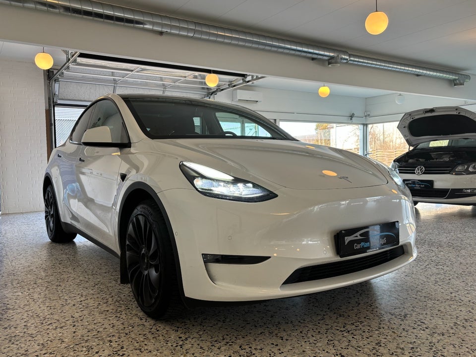 Tesla Model Y Long Range AWD 5d