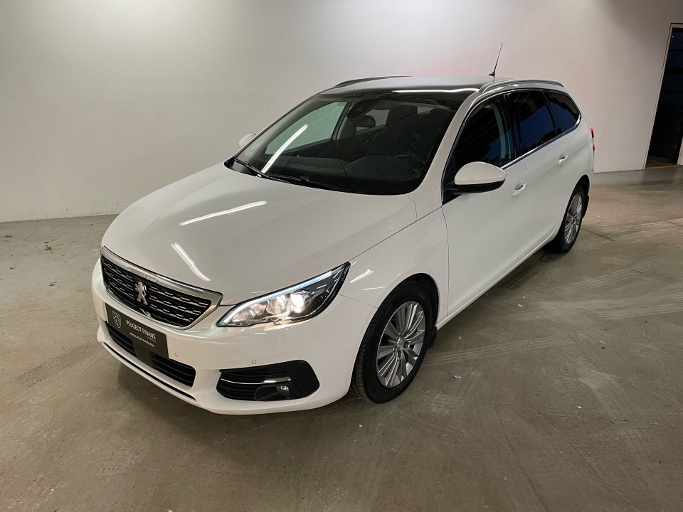 Peugeot 308 1,5 BlueHDi 130 Prestige Sky 5d