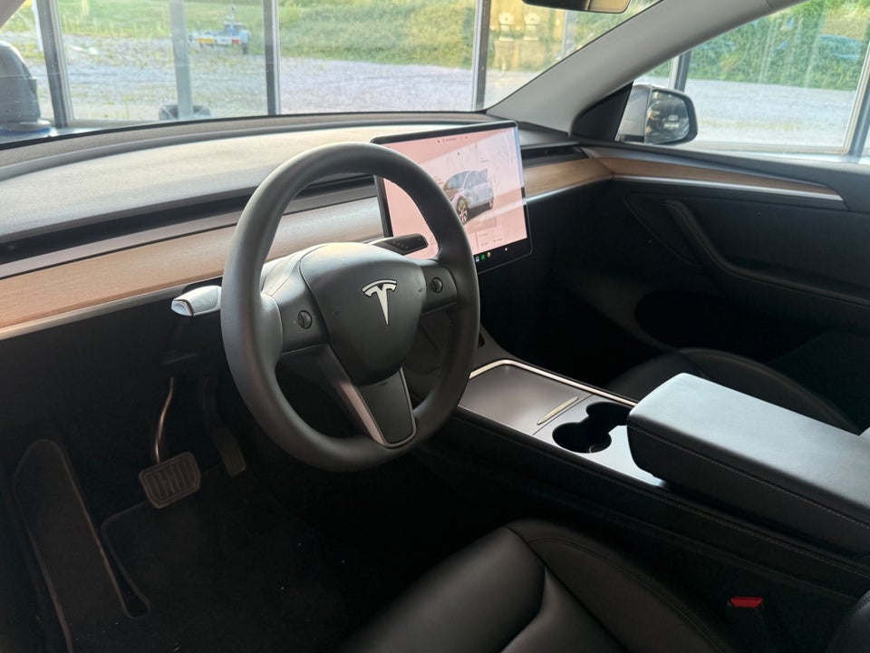 Tesla Model Y Long Range AWD 5d 2023 — billede 4 af 6